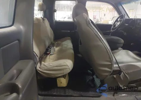 2001 Chevrolet Silverado 1500 Ls из США, поврежденный, VIN 2GCEC19V111245221